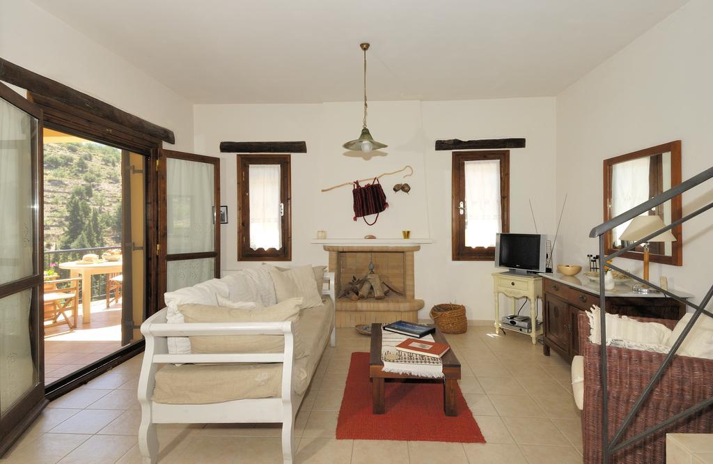 Oreinothea Villa Therison Exterior photo